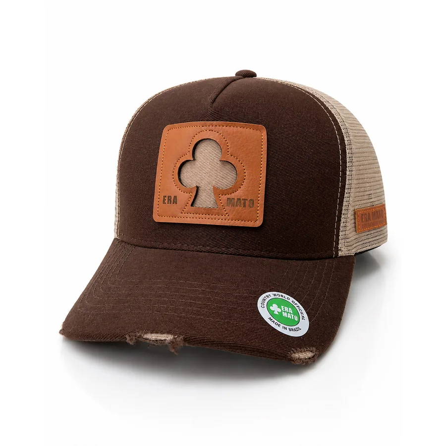 Boné Trucker Trevo da Sorte Patch Couro na cor Marrom