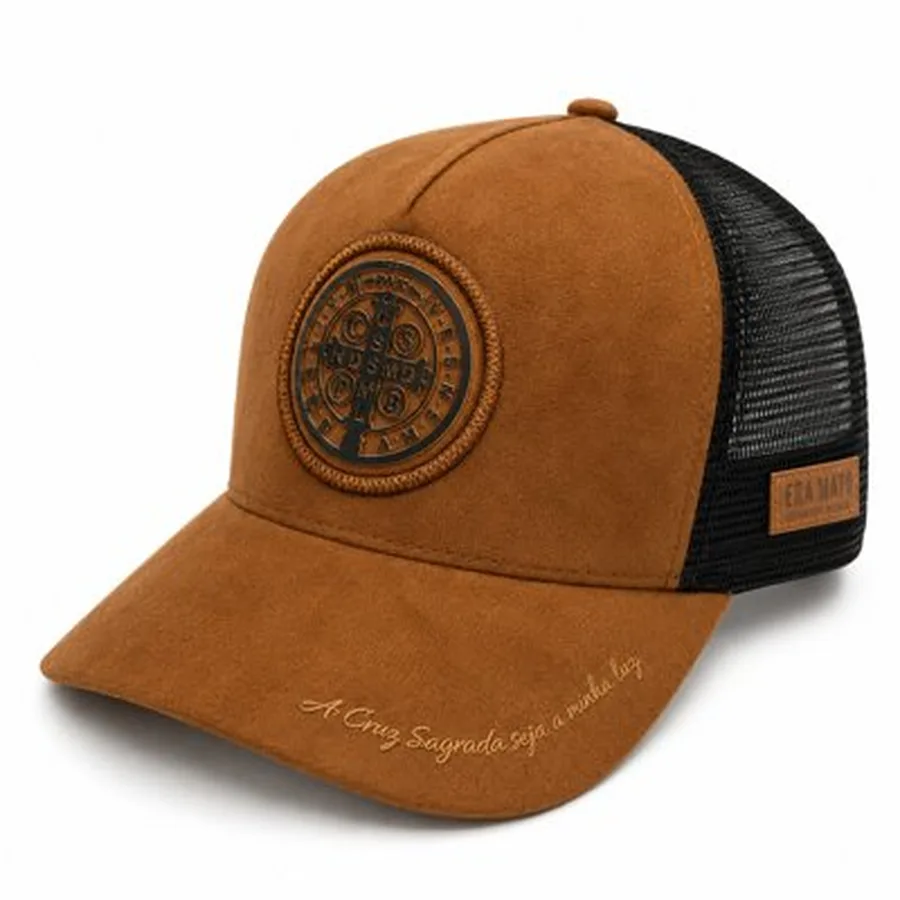 Boné Trucker Medalha de São Bento na cor Caramelo e Preto
